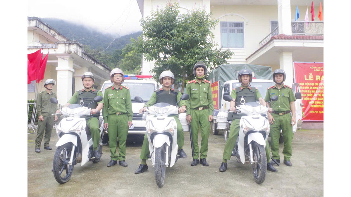 Công an xã ra quân trấn áp tội phạm