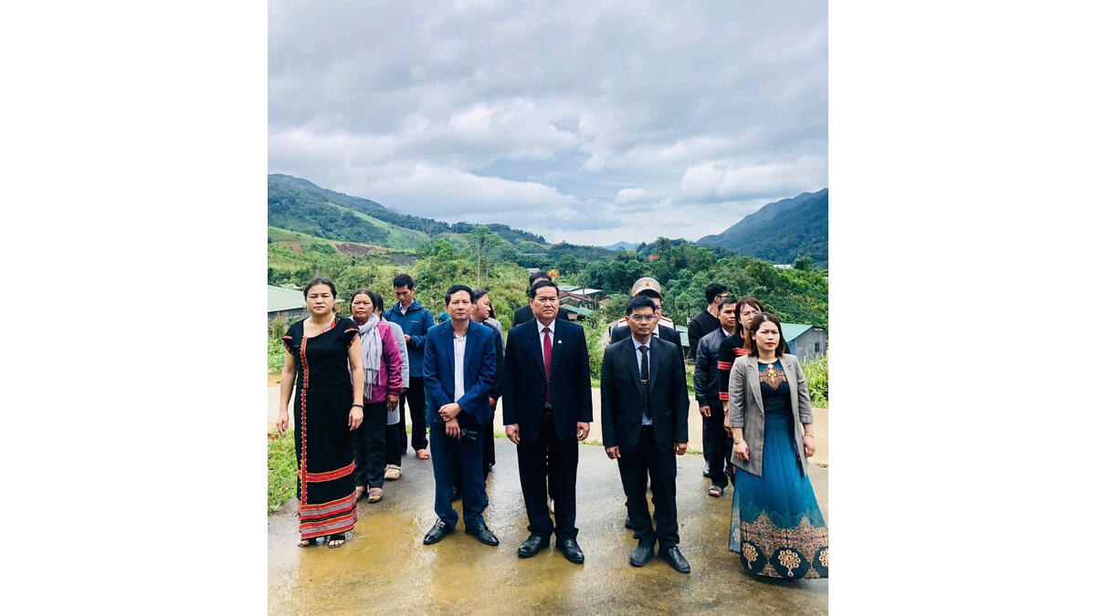 Viếng Đài Tưởng niệm