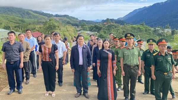 Đảng ủy – HĐND - UBND - UBMTTQVN xã Đăk Plô viếng Nhà bia tưởng niệm các anh hùng liệt sĩ Nhân kỷ niệm 79 năm Ngày Thương binh Liệt sĩ